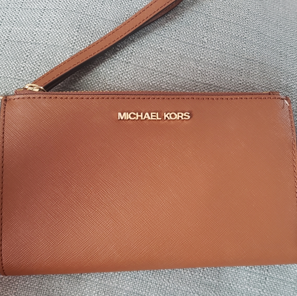 New without tags - Michael Kors leather wallet/wristlet